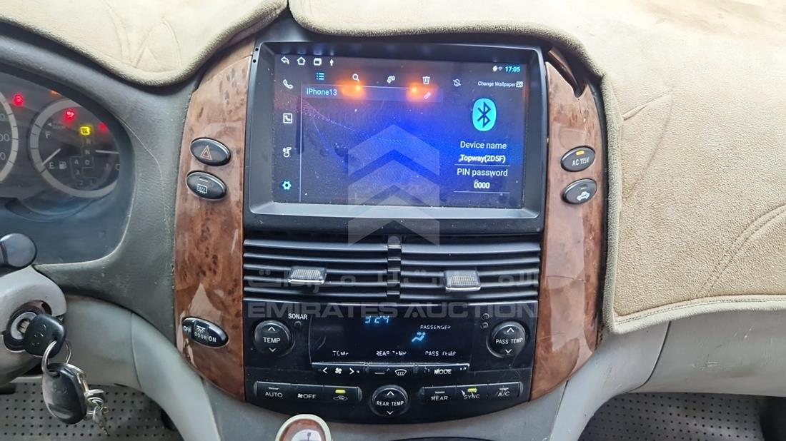 2004 Toyota Sienna — Entertainment Systems & Camera Monitor & Navigation — Photo 20