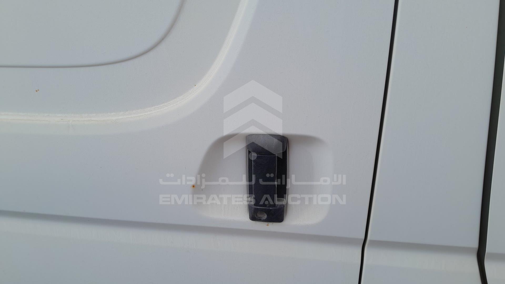 2015 TOYOTA HIACE VIN: JTFHX02P1F0099355