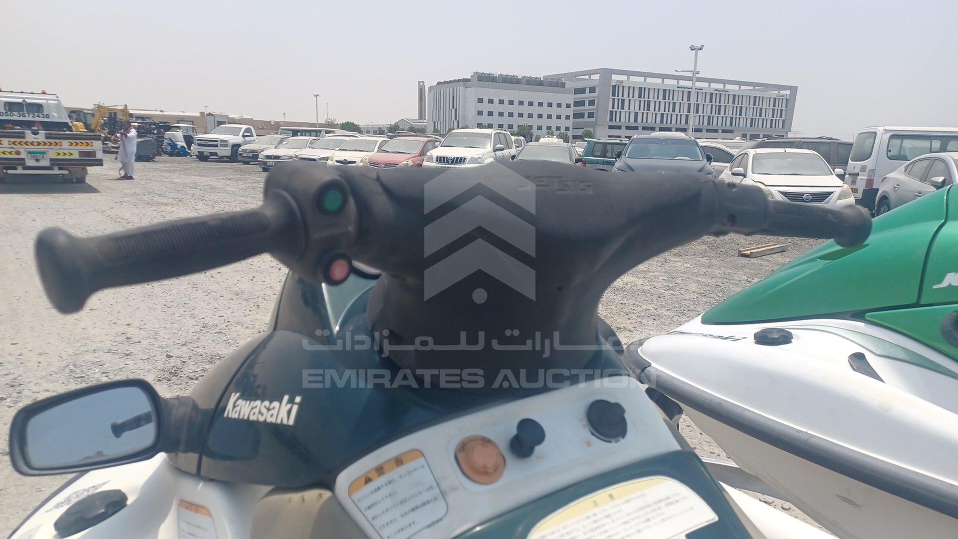0 JET SKI + TROLLEY --- VIN: KAW21587J001