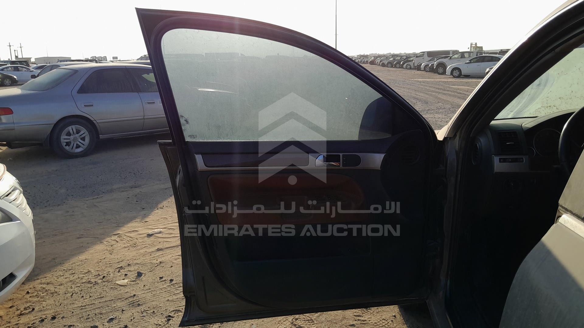 2010 VOLKSWAGEN TOUAREG VIN: WVGAL27L4AD011385