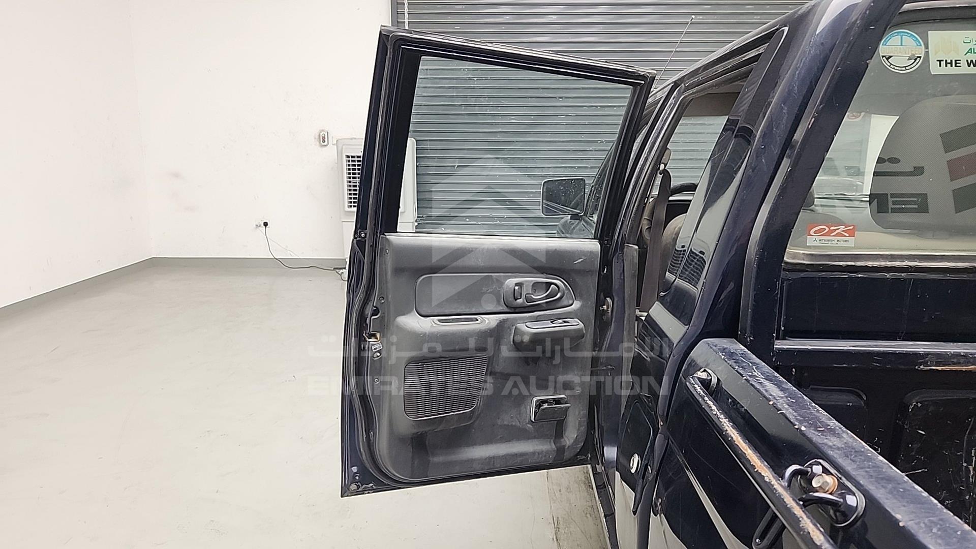 2005 MITSUBISHI L 200 VIN: MMBJNK7405D021680