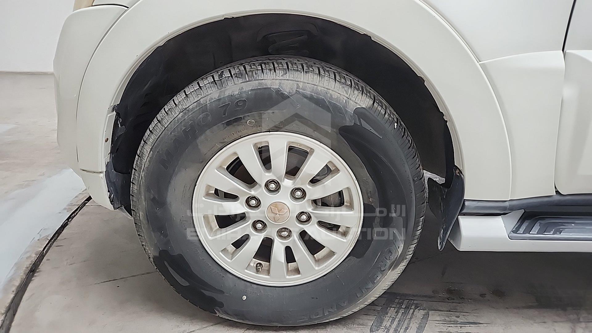 2014 MITSUBISHI PAJERO VIN: JMYLRV95WEJ717770