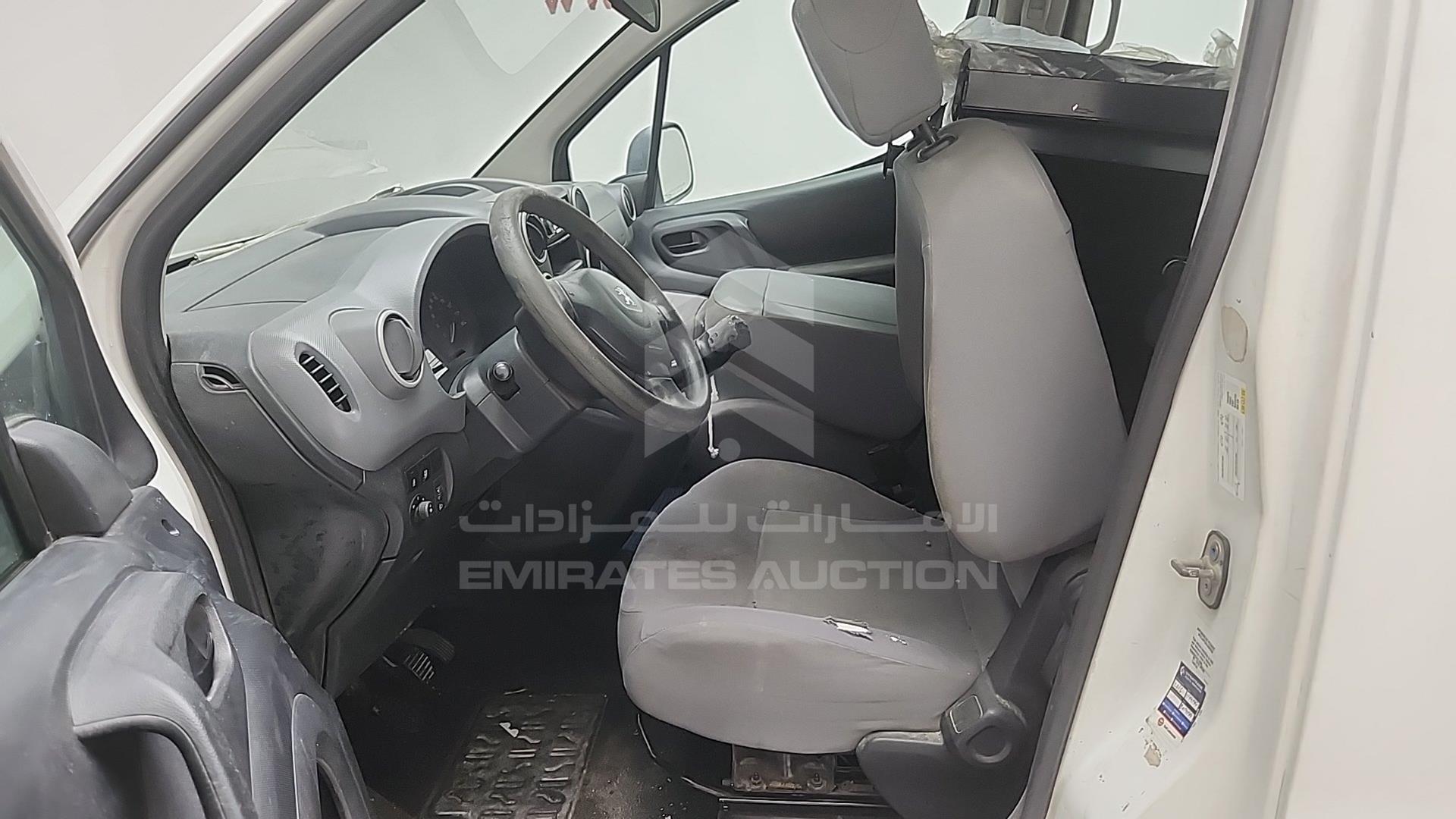 2017 PEUGEOT PARTNER VIN: VF37JNFUXHJ508703