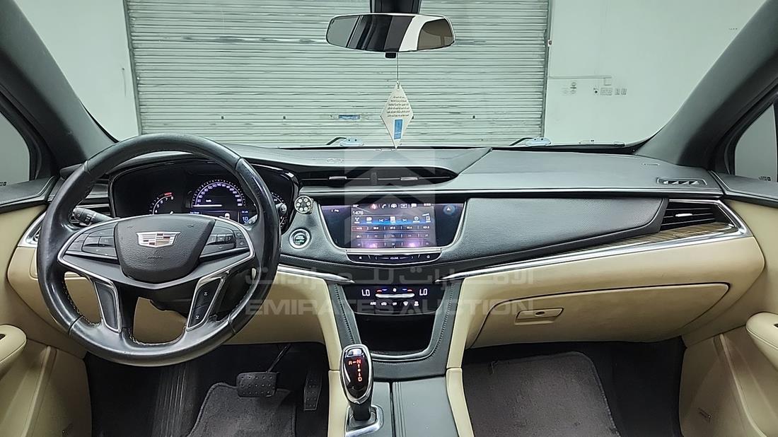 2017 Cadillac XT 5 — Full Dashboard View — Photo 20