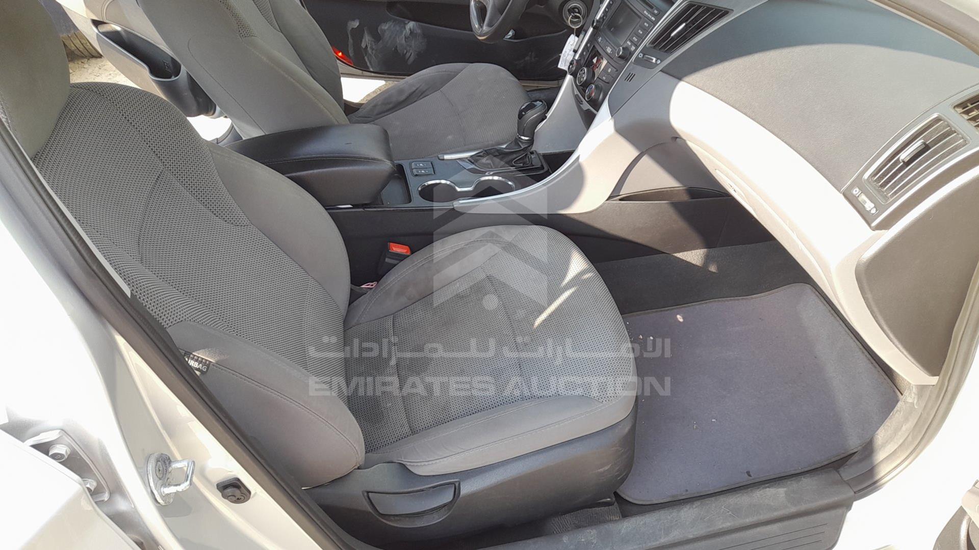 2014 HYUNDAI SONATA VIN: 5NPEB4AC4EH819250