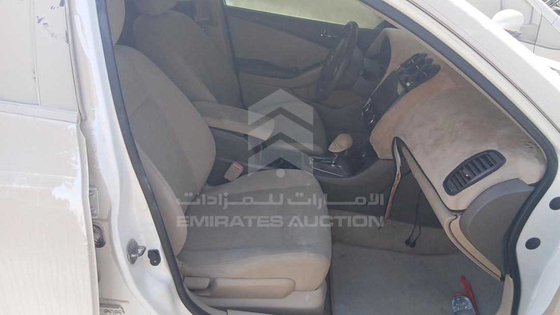 نيسان التيما 2012 — زاوية الراكب الأمامي للمقعد — صورة 23
