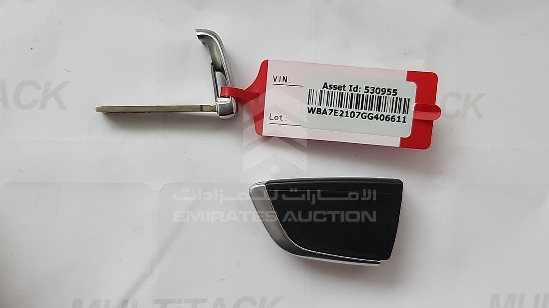 2016 BMW 740 LI — Keys — Photo 7