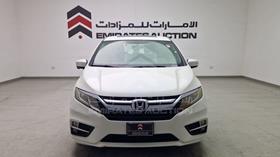 2018 Honda Odyssey — Full Front View — Photo 1 — Thumbnail