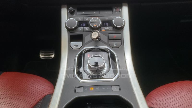 SALVA2BG0EH935397 Auction: EmiratesAuction Lot: 416781 SALVA2BG0EH935397 Range Rover Evoque 2014 WHITE Photo 25
