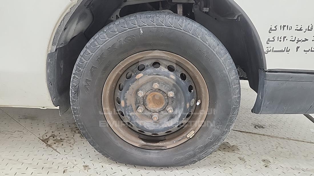 2020 Nissan Urvan — Front Right Tyre — Photo 23