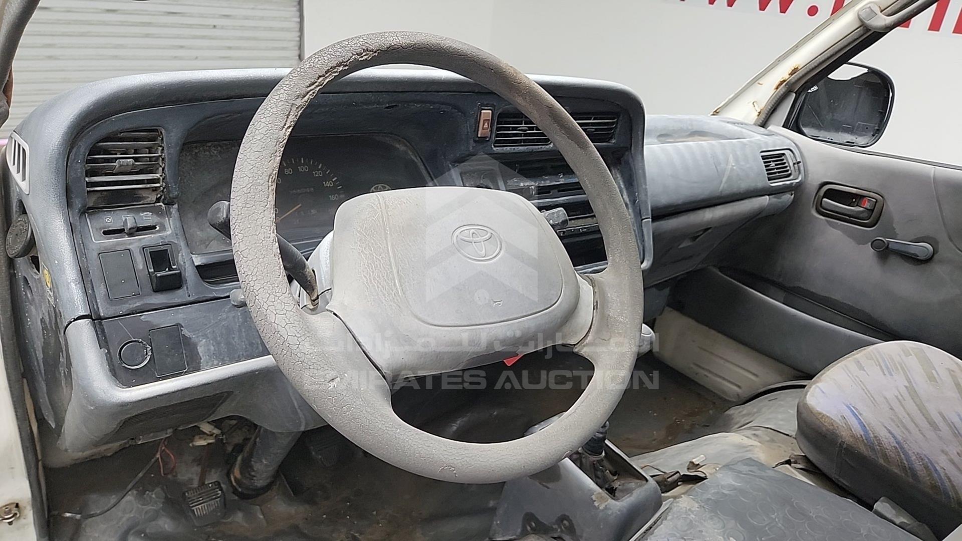 2004 TOYOTA HIACE VIN: JTCFR119347101604