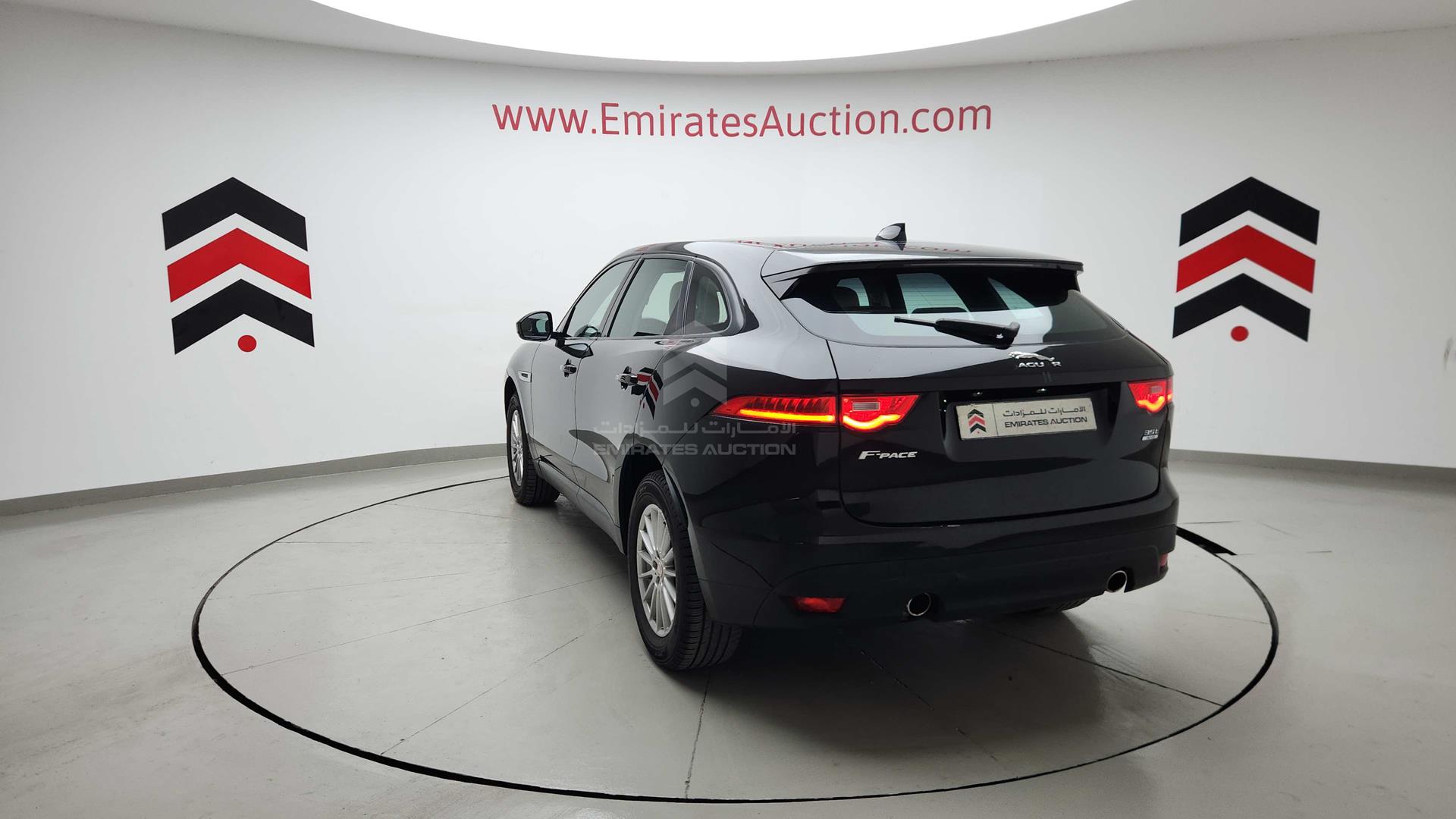 2017 JAGUAR F-PACE VIN: SADCA2BV1HA055730