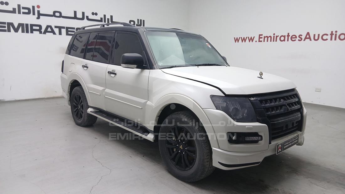 2020 Mitsubishi Pajero — Front Right Angle — Photo 12