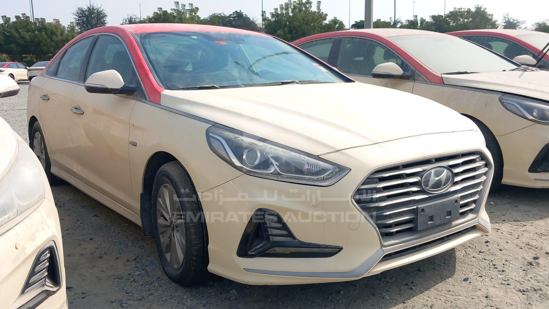 2018 HYUNDAI SONATA VIN: KMHE24137JA082090