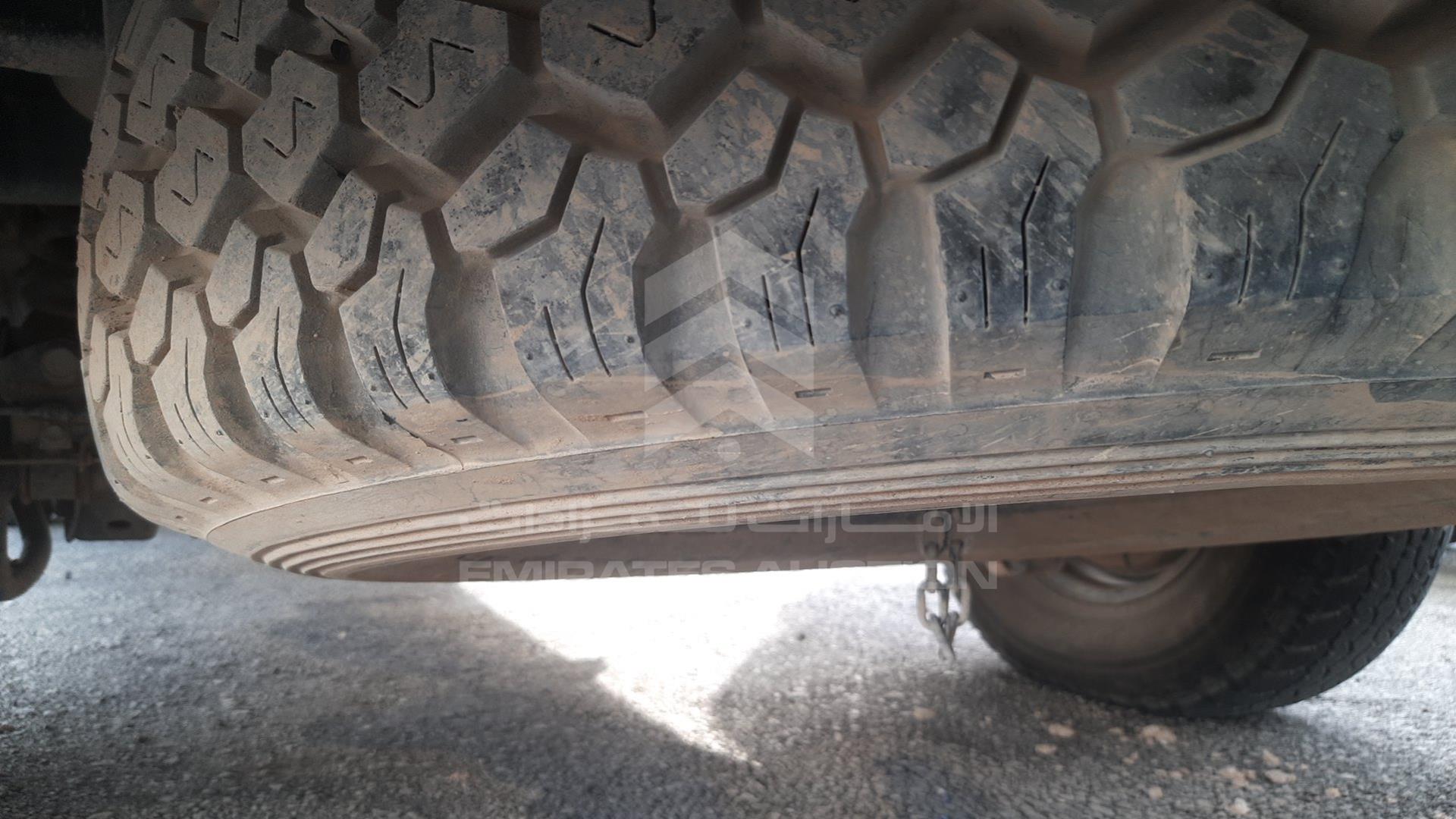2003 TOYOTA LAND CRUISER VIN: JTGHJ01J233003981