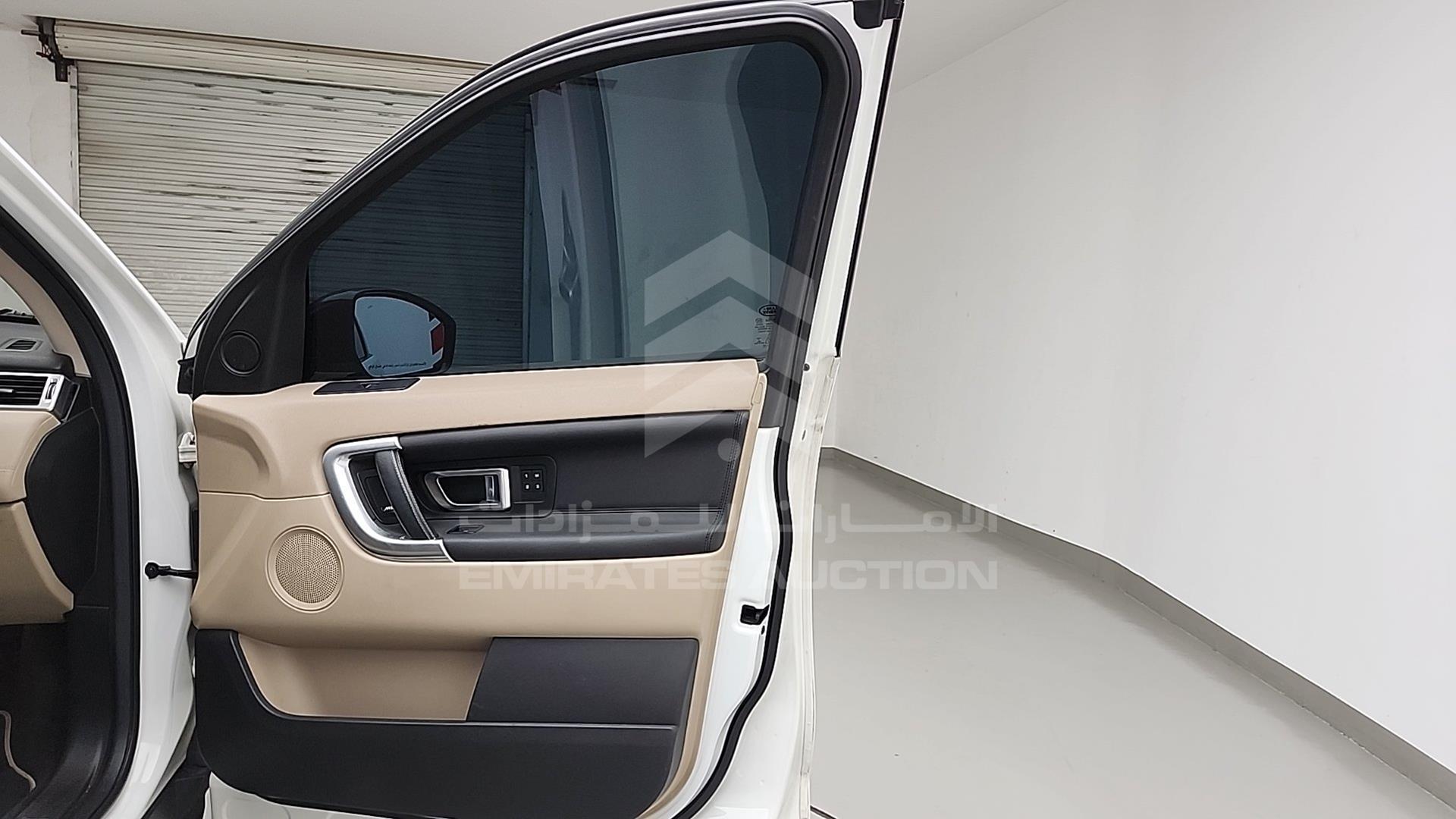 2017 LAND ROVER DISCOVERY VIN: SALCA2BG2HH714587