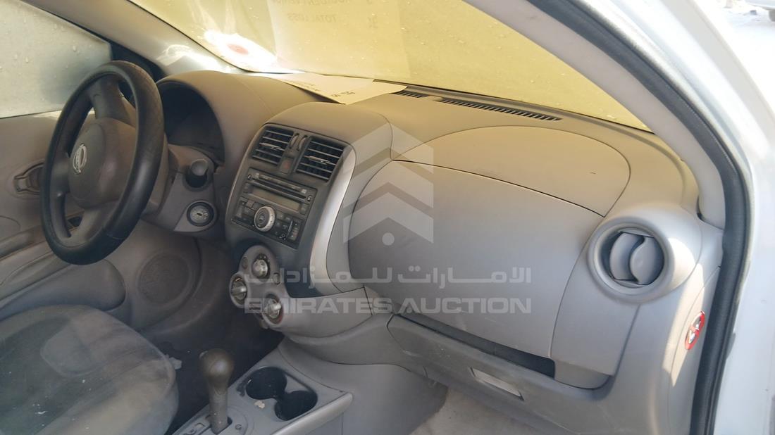نيسان صني 2012 — زاوية واجهة الراكب الأمامي الأيمن — صورة 23