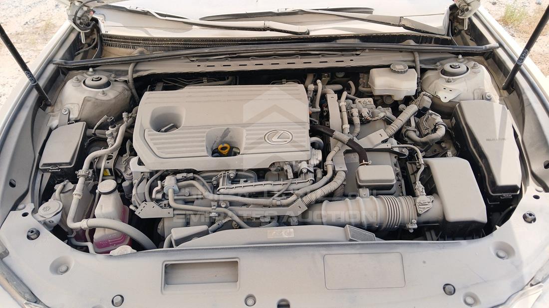2023 Lexus ES 300 H Premier — Engine Bay — Photo 27