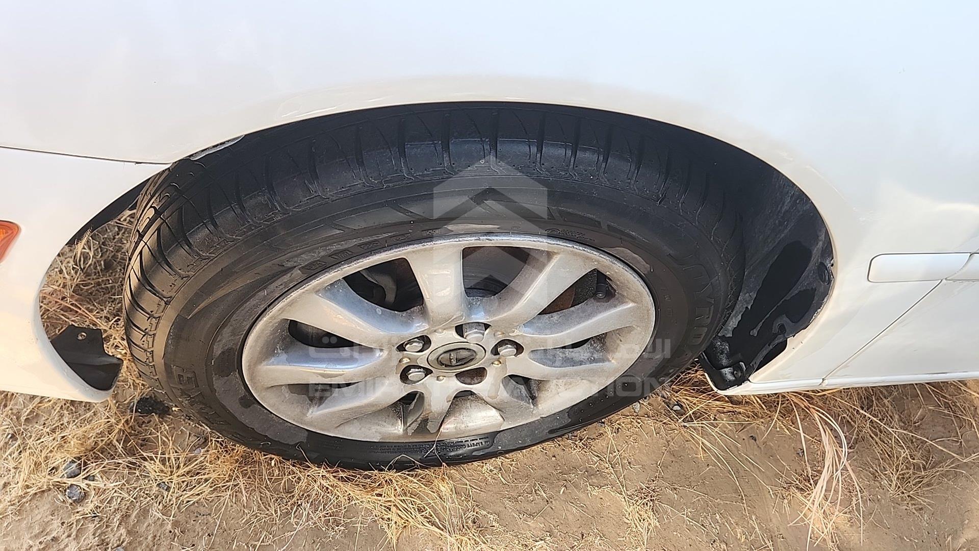 2004 LEXUS ES 330 VIN: JTHBA30GX40014030