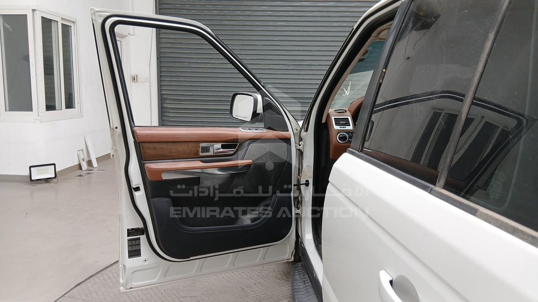 رنج روفر سبورت 2012 — الباب الأمامي الأيسر — صورة 10