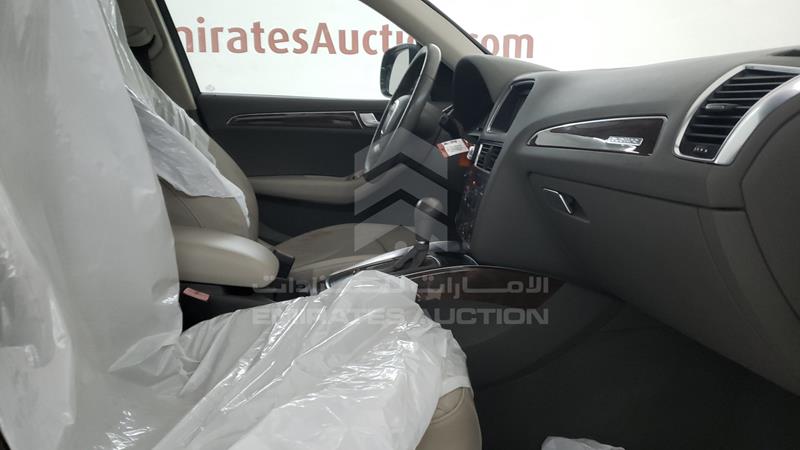 WAUKF68R29A022132 Auction: EmiratesAuction Lot: 405536 WAUKF68R29A022132 Audi Q5 2009 GREY Photo 26