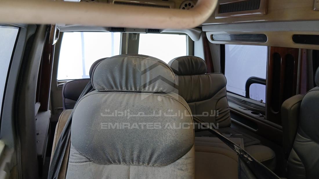 1998 Chevrolet Astro — Rear Right Passenger View — Photo 20