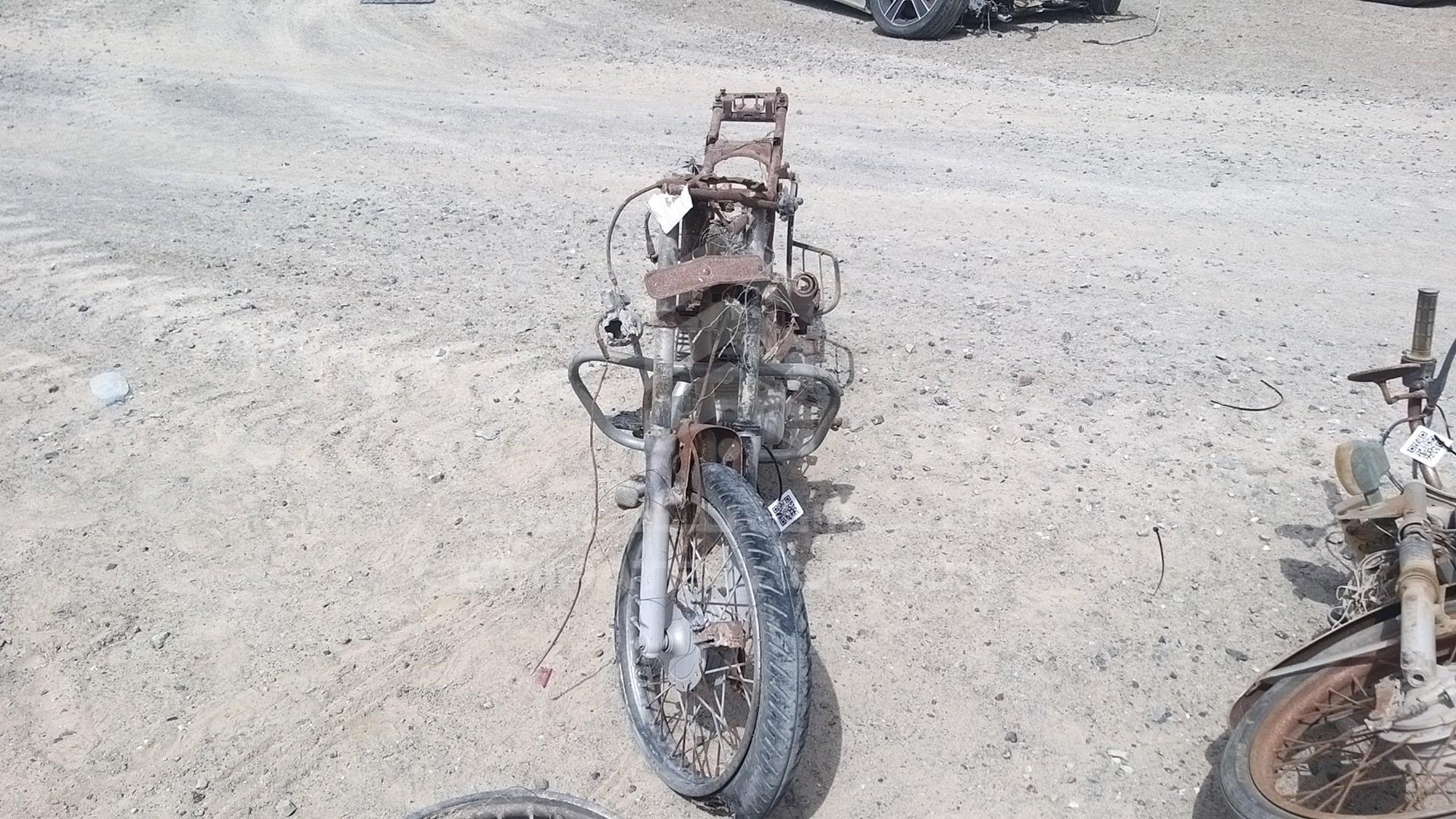 0 BAJAJ 100CT VIN: MD2DDDUZZTWA04515