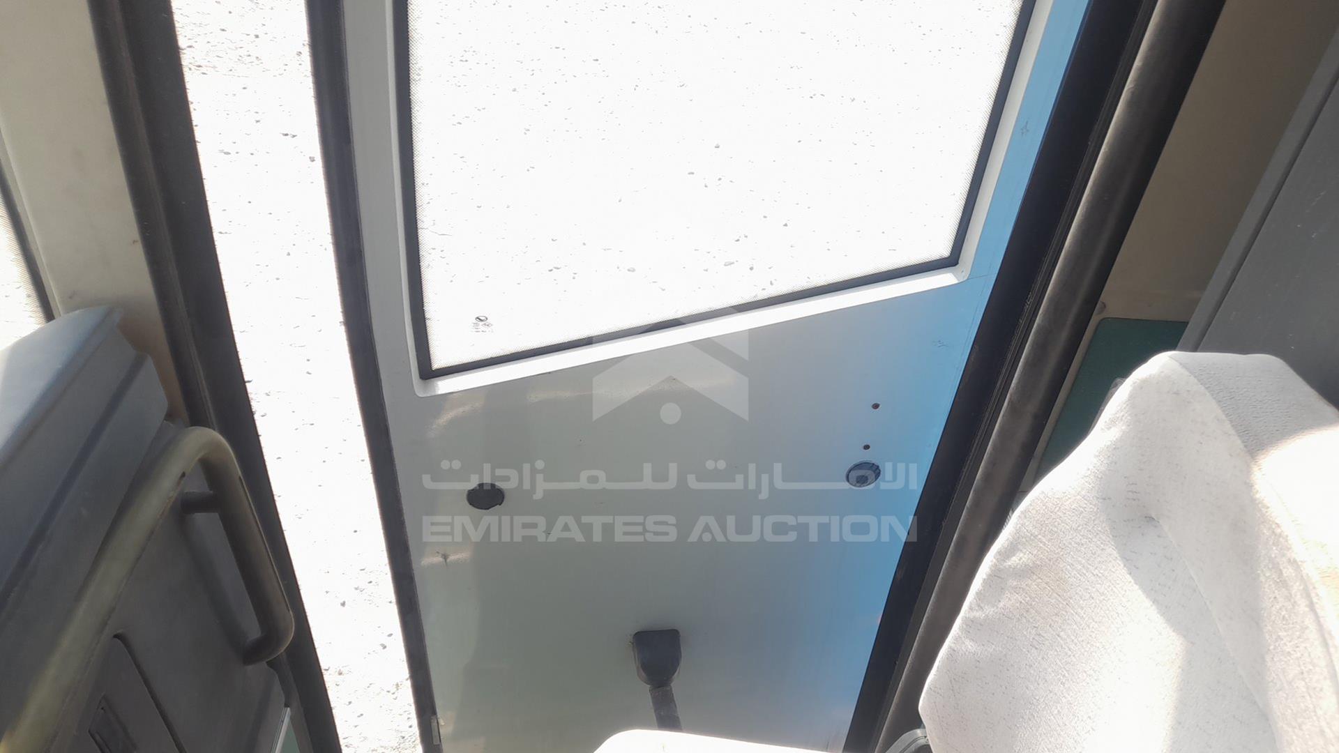 2010 BUS --- VIN: LGF6JR9W7AF123500