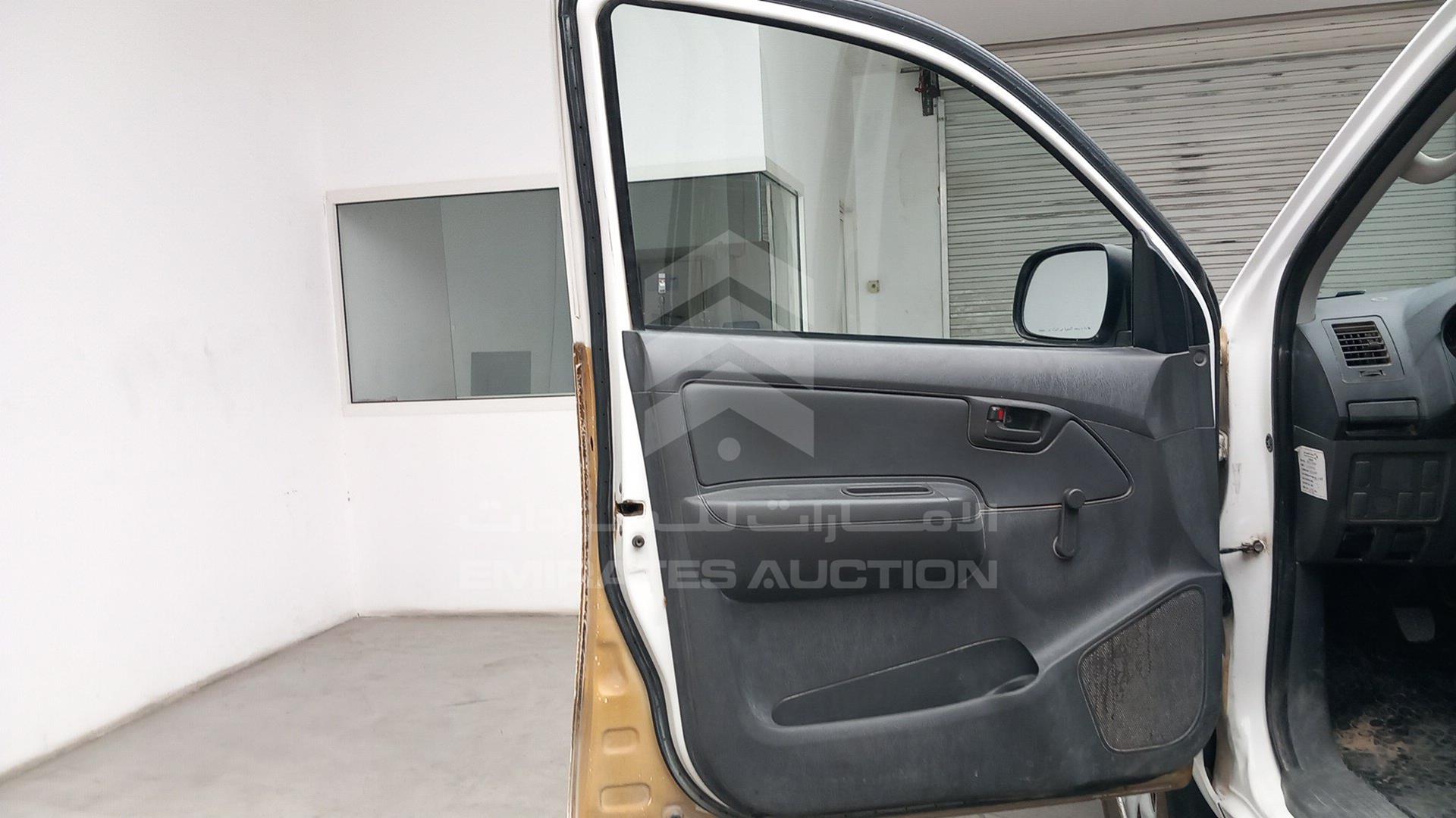 2013 TOYOTA HILUX VIN: MR0FX22G6D1362900