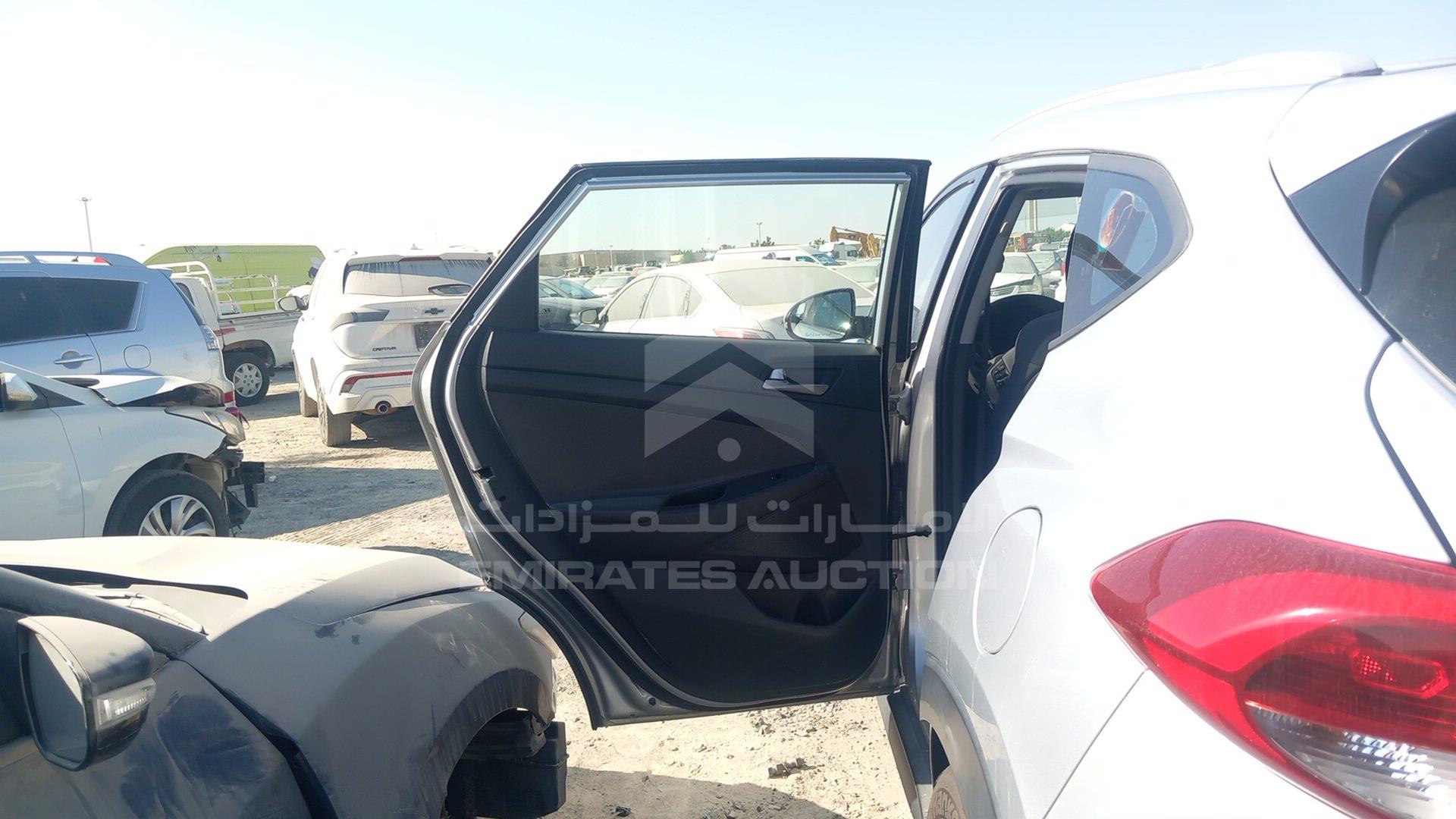 2016 HYUNDAI TUCSON VIN: TMAJ28137GJ061926