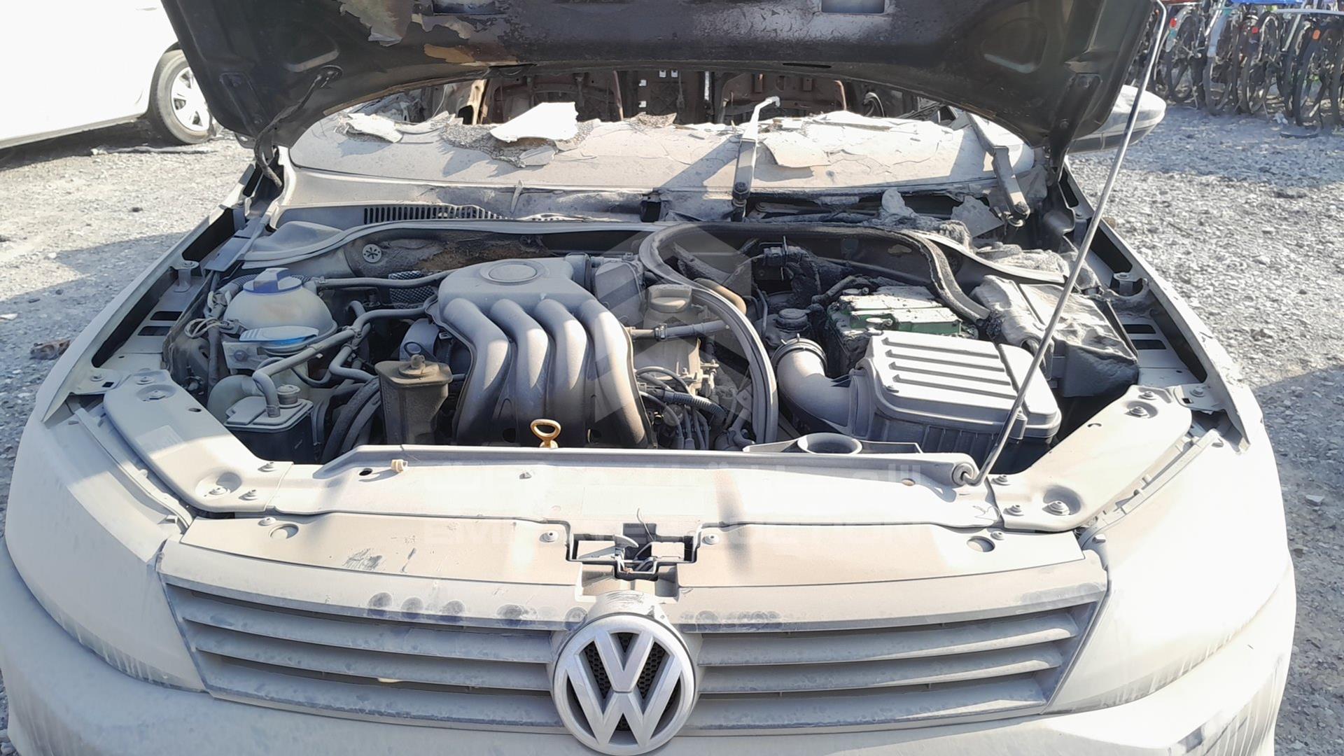 2014 VOLKSWAGEN JETTA VIN: WVWRV1AJ4EM231845