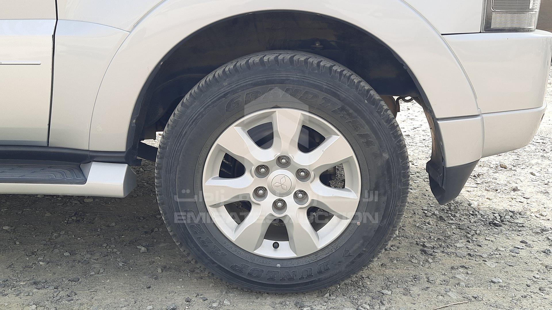 2016 MITSUBISHI PAJERO VIN: JMYMRV85WGJ730396