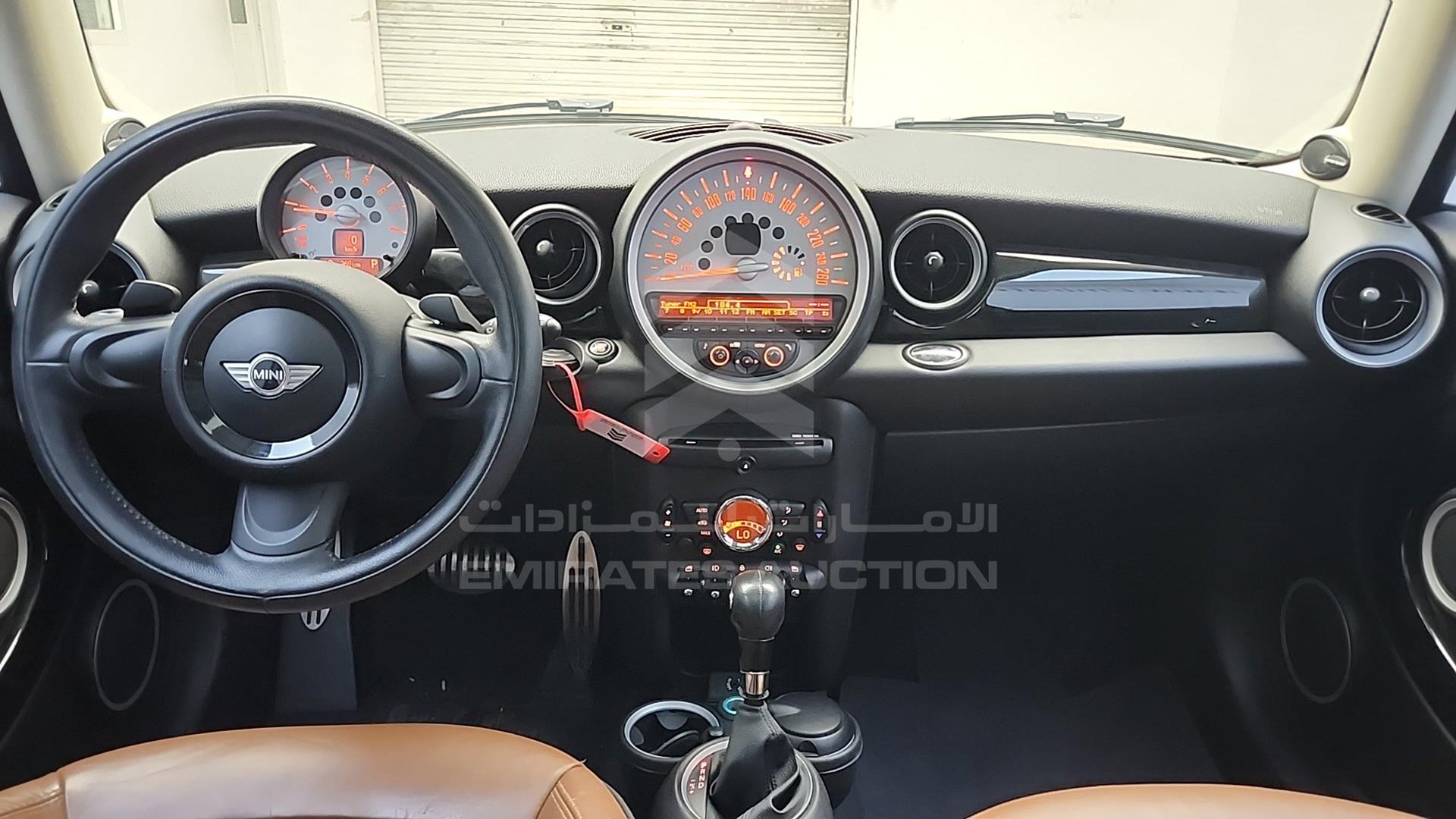 2014 MINI COOPER S VIN: WMWSV31060T648710