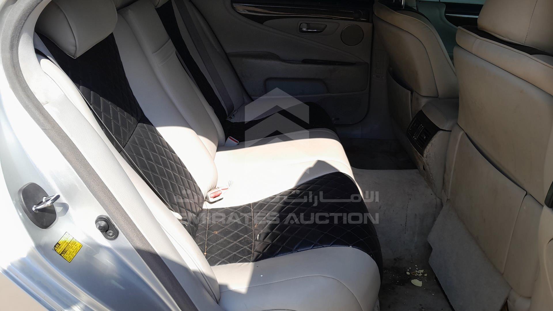 2009 LEXUS LS 460 VIN: JTHCL46F295003617