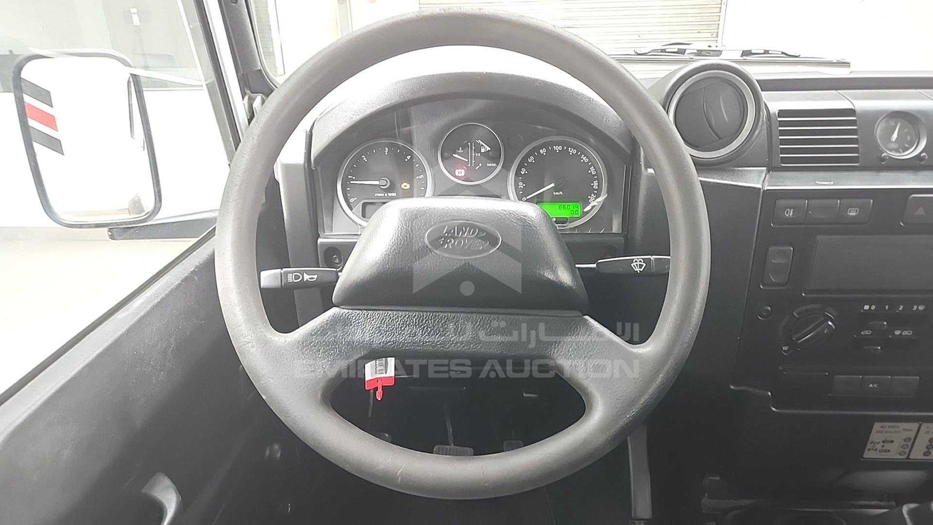 2011 LAND ROVER DEFENDER VIN: SALLDVBS8BA405450
