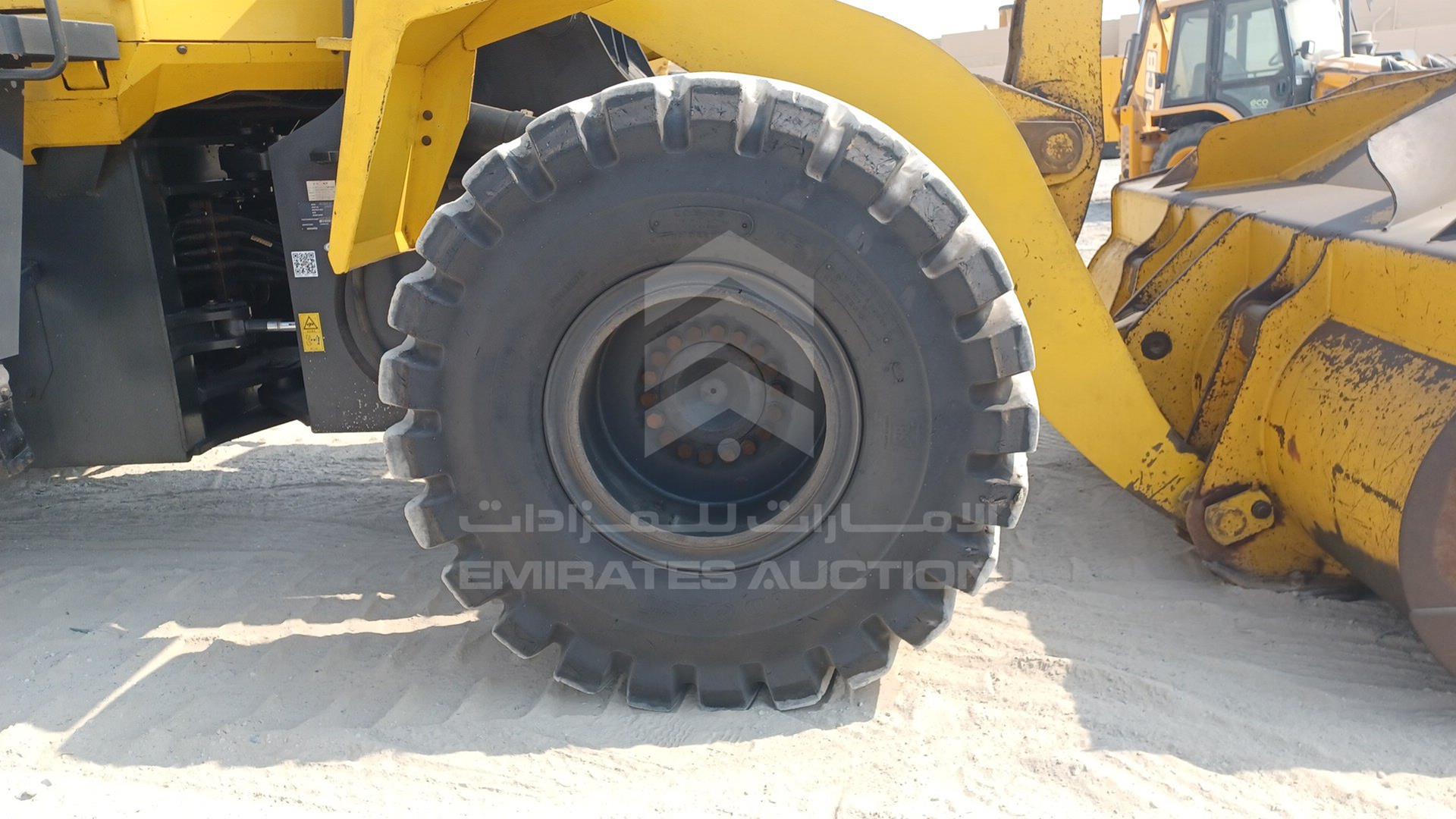 2014 KOMATSU WA380-6 VIN: WA09566021