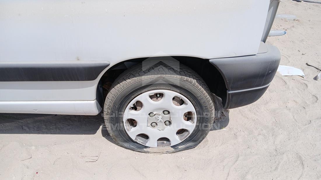 بيجو بارتنر 2006 — الإطار الخلفي الأيسر — صورة 31