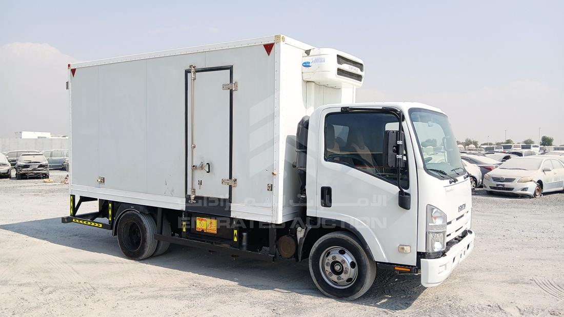 2025 Isuzu NPR — Front Right Angle — Photo 10
