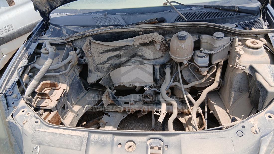 2005 Renault Clio — Engine Bay — Photo 26