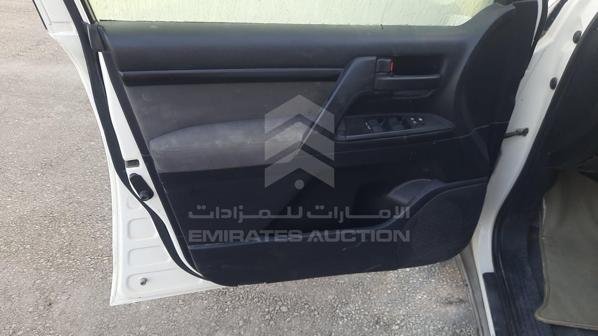 2012 TOYOTA LAND CRUISER VIN: JTMDU09J0C5057615
