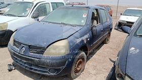 2005 Renault Clio — Front Left Angle — Photo 5 — Thumbnail