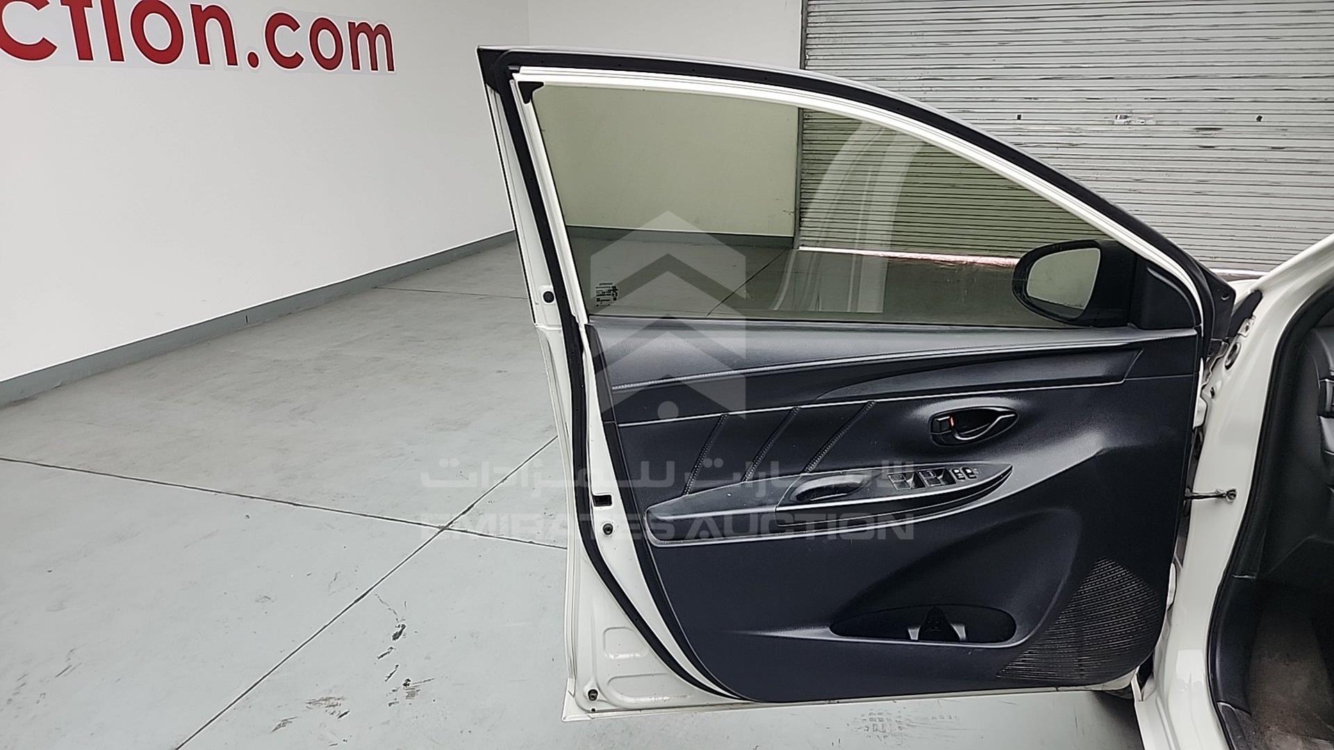2015 TOYOTA YARIS VIN: MHFBT9F32F6026857