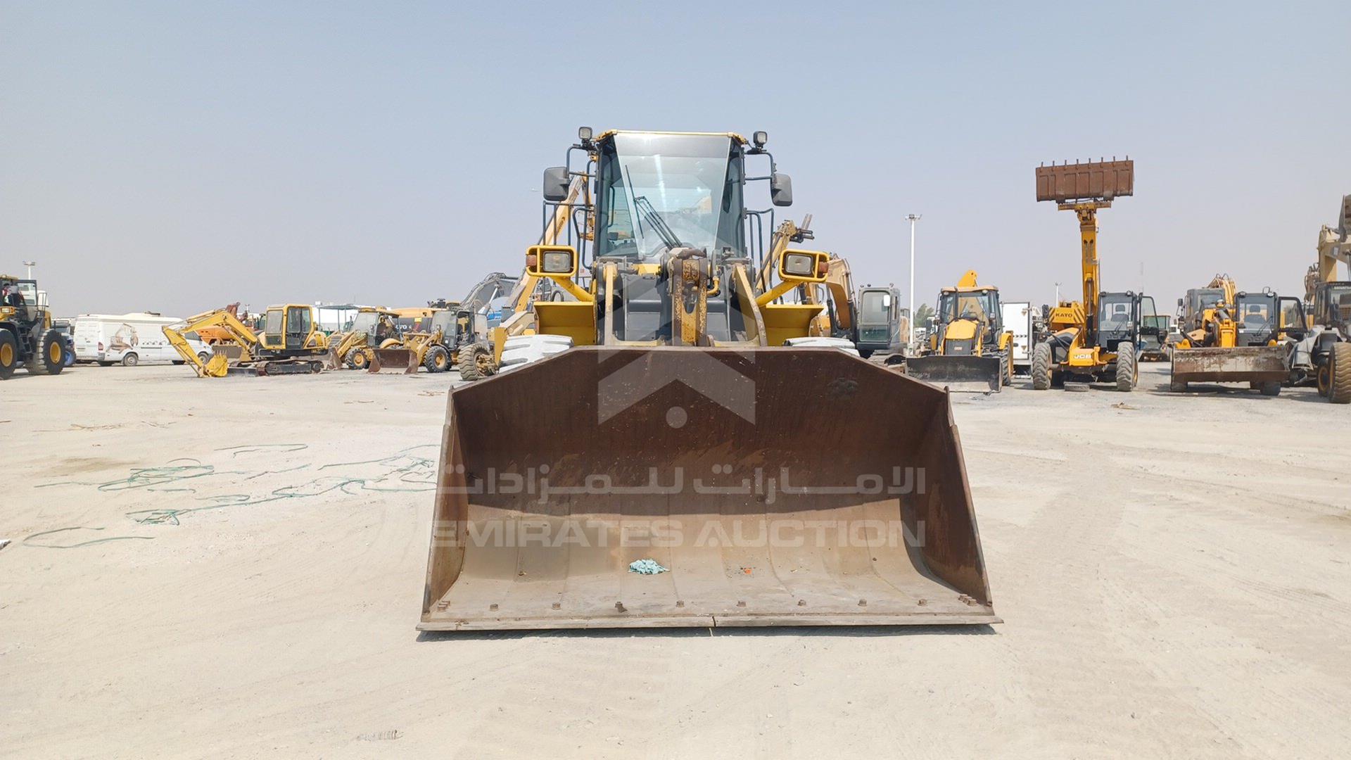 2014 KOMATSU WA380-6 VIN: WA09566021