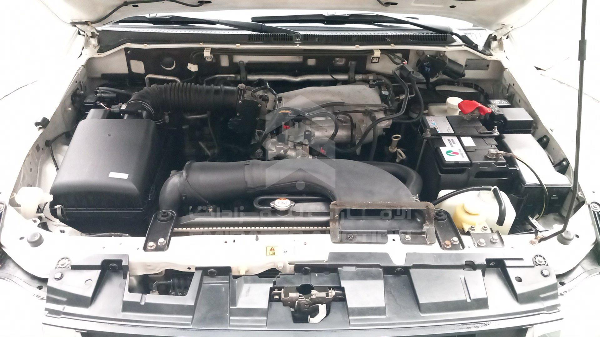 2014 MITSUBISHI PAJERO VIN: JMYLRV95WEJ707012