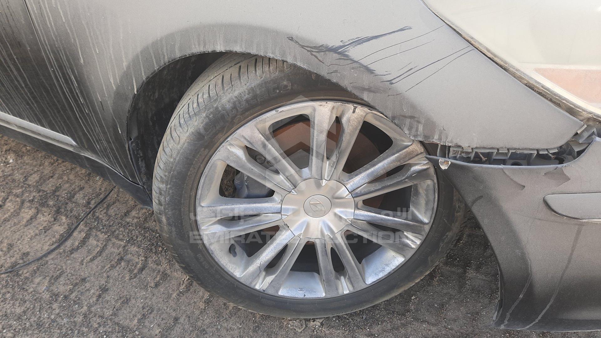 2009 HYUNDAI GENESIS VIN: KMHGC46F49U050460
