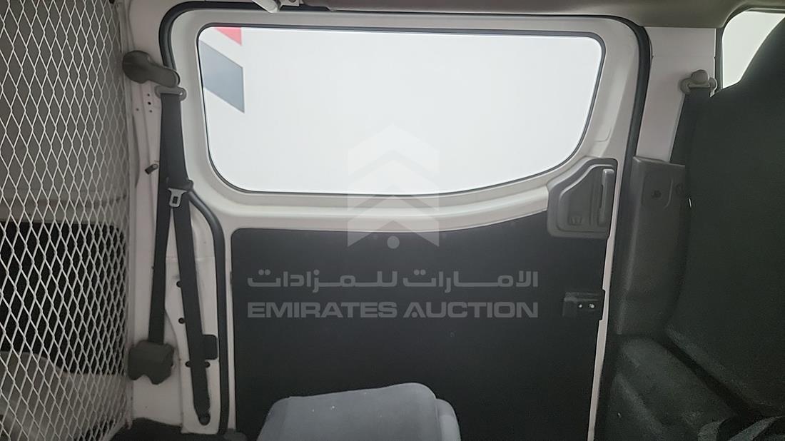 نيسان أورفان 2017 — الباب الخلفي الأيسر — صورة 13