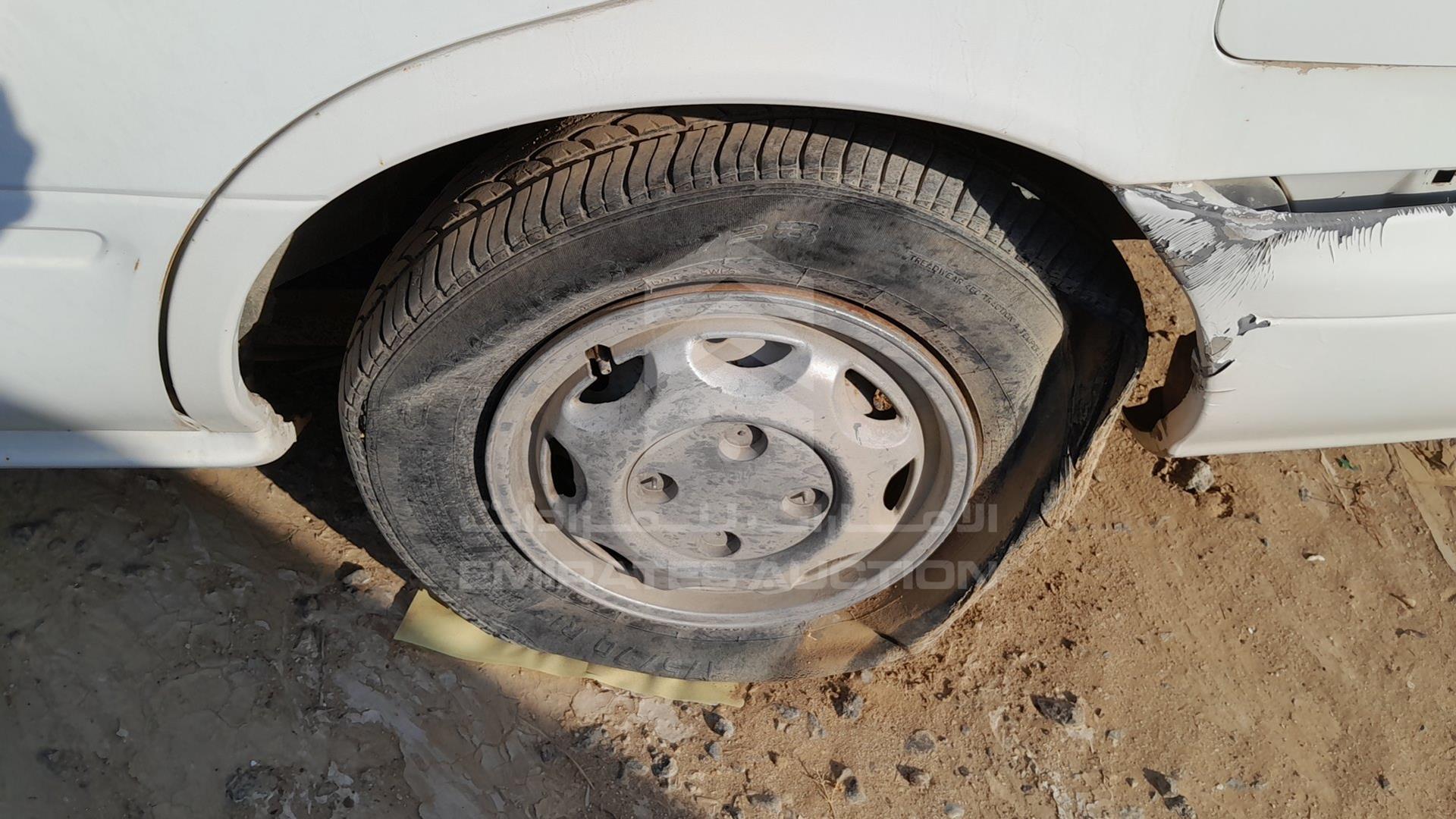 0 NISSAN SUNNY VIN: JN1BBAB14Z0321765