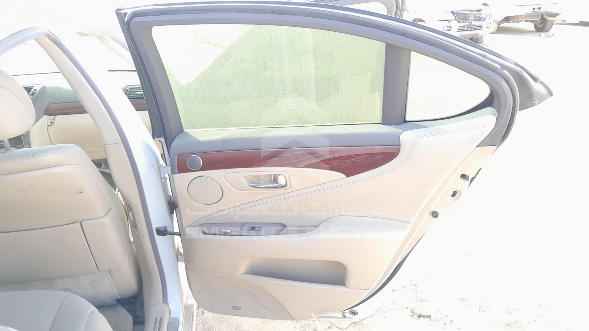 2007 LEXUS LS 460 VIN: JTHBL46F575002745