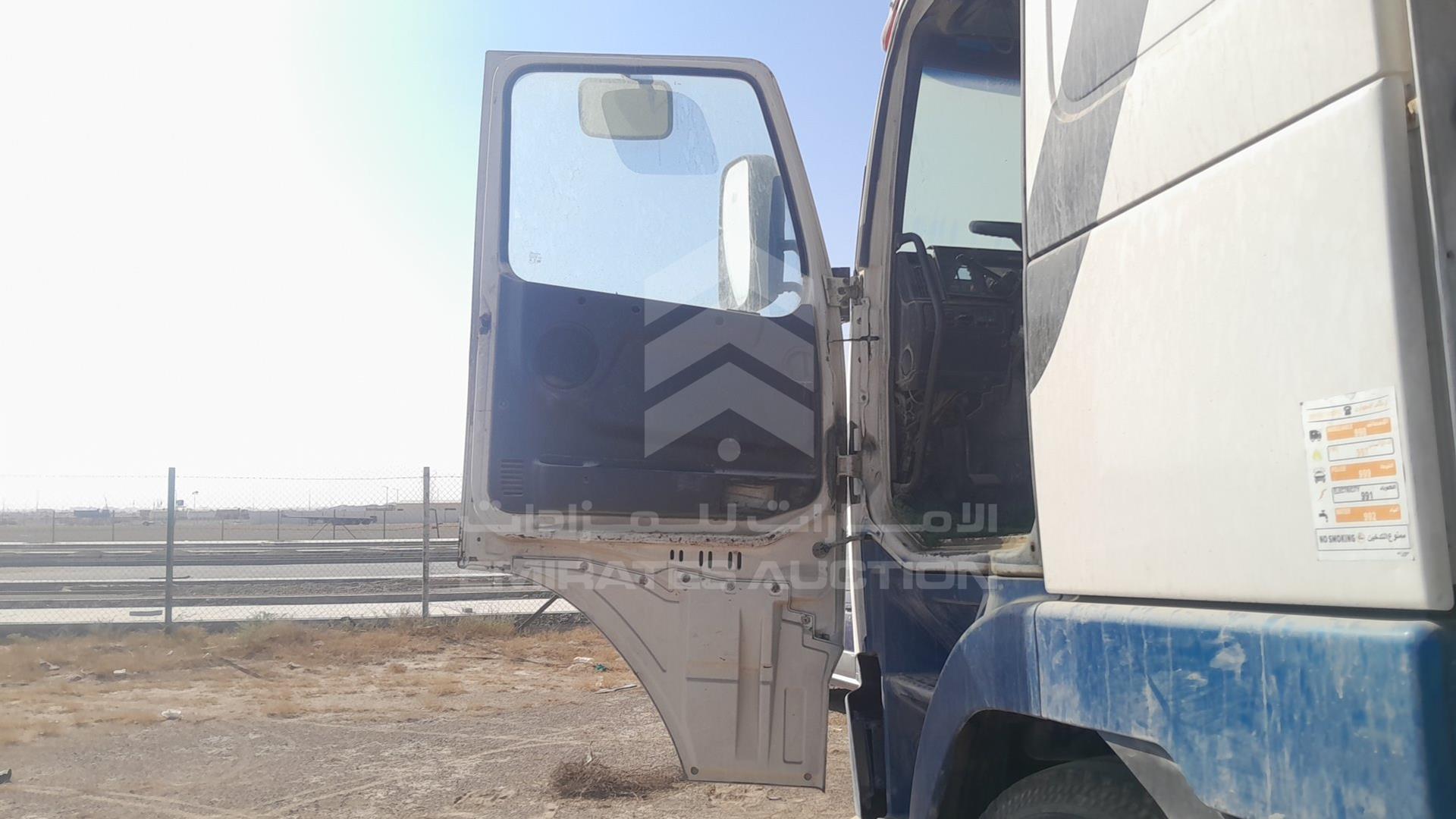 1999 VOLVO FH12 VIN: YV2A4B2A5XB211600