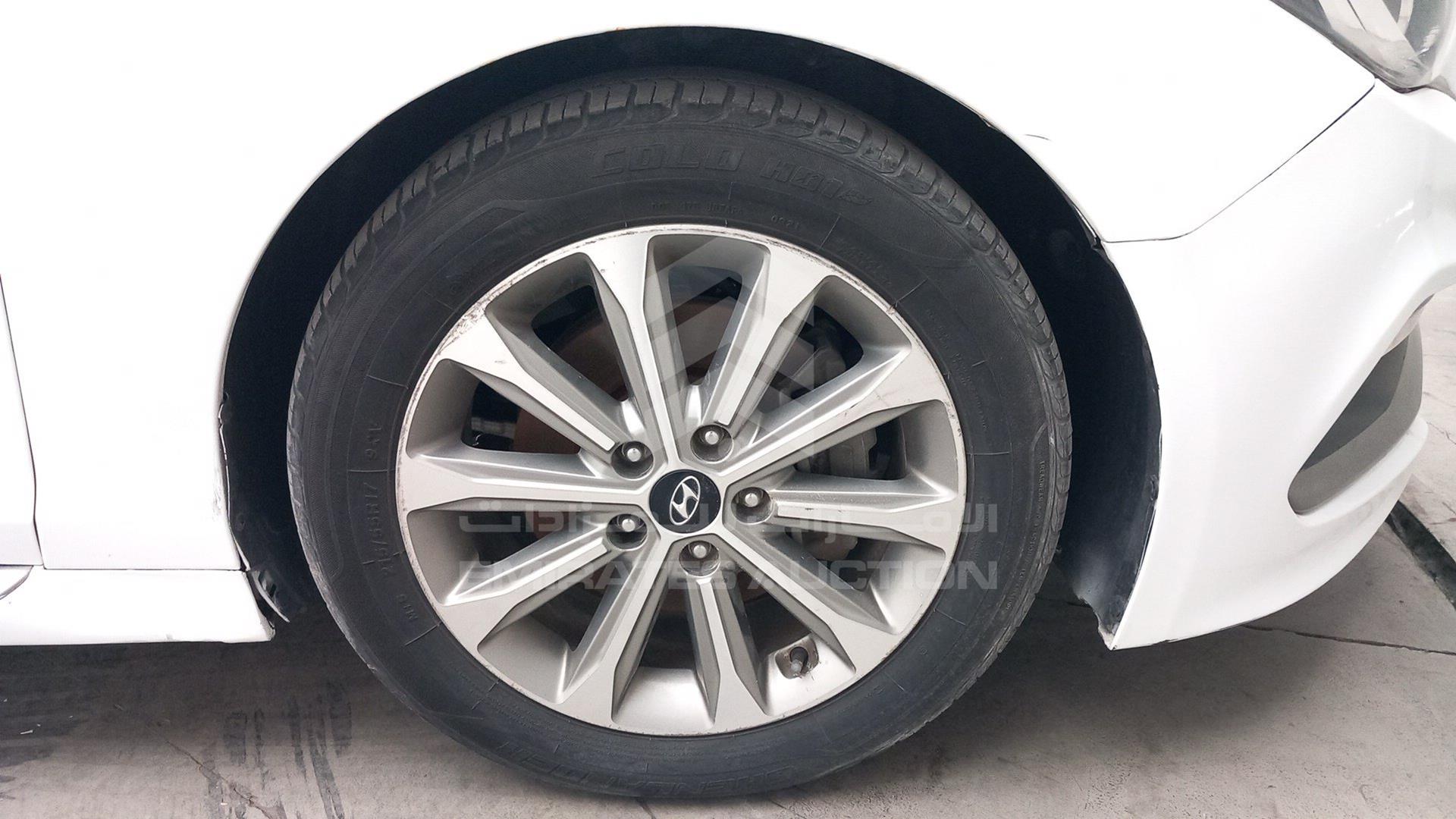 2016 HYUNDAI SONATA VIN: 5NPE34AF1GH334994